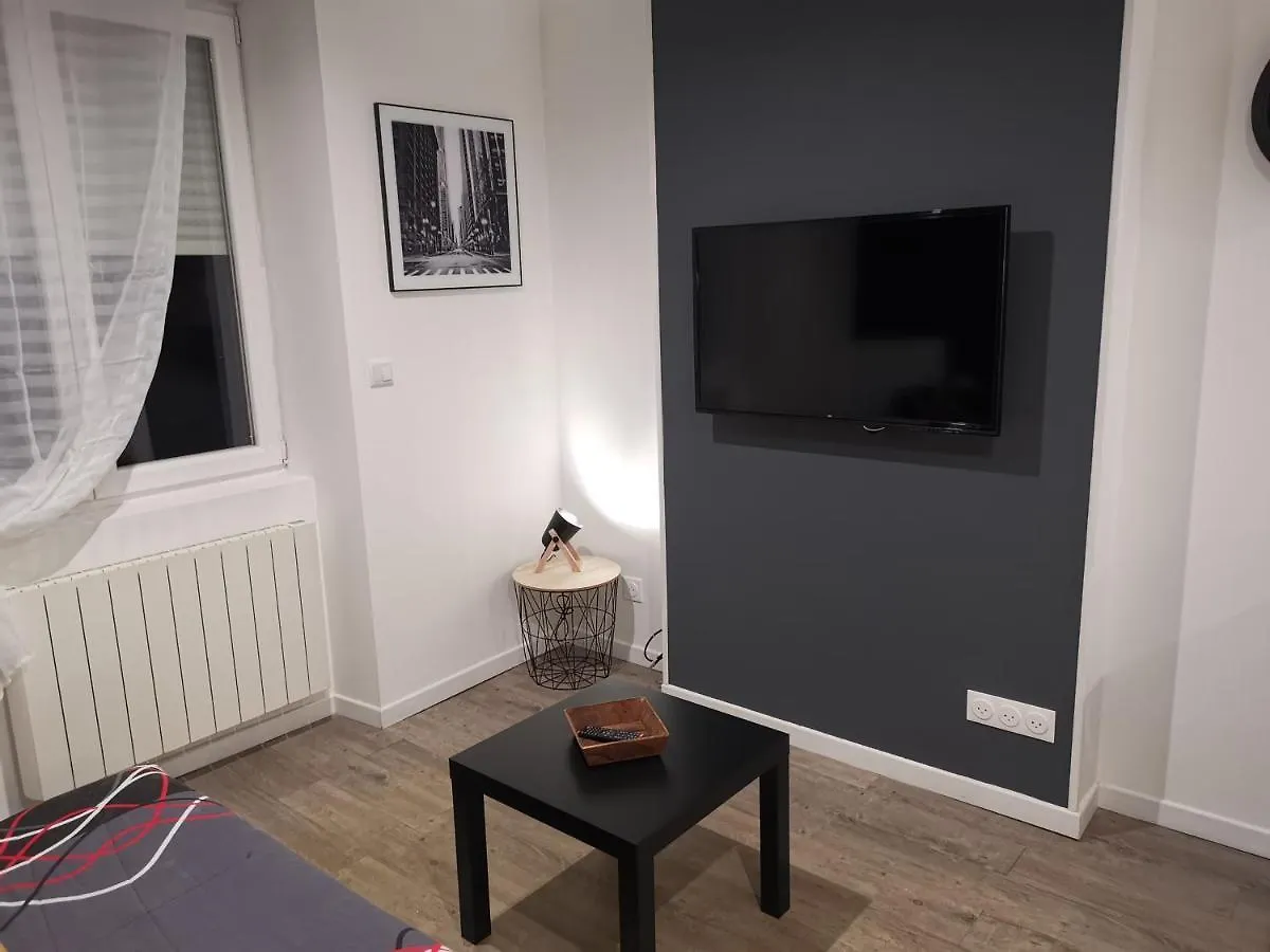 Studio cosy au pied du METRO FLACHET Villeurbanne 0*,  France